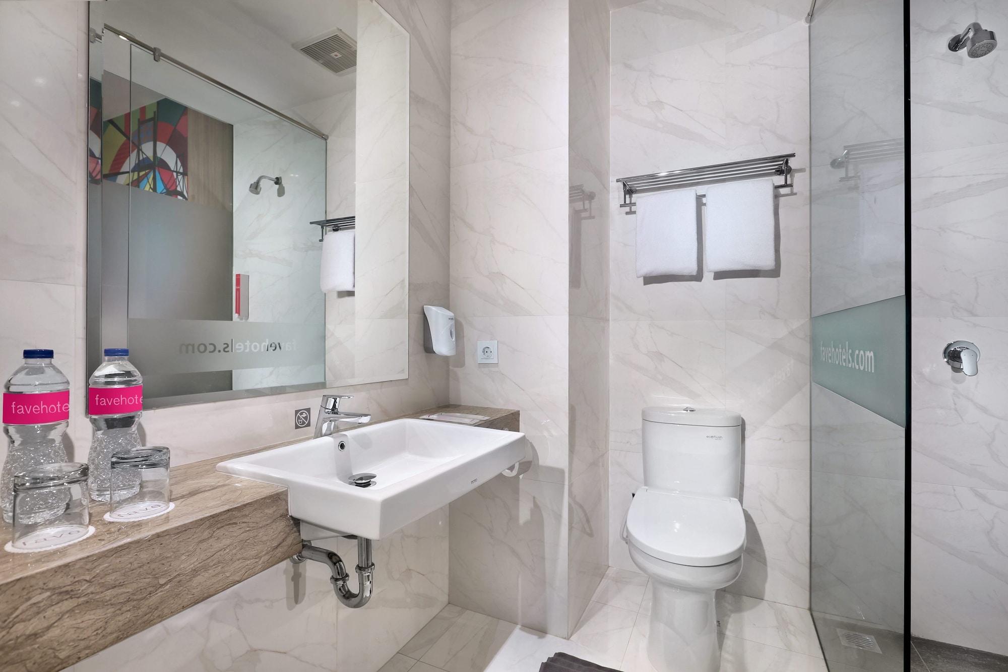 Aston Inn Тасикмалая Екстериор снимка