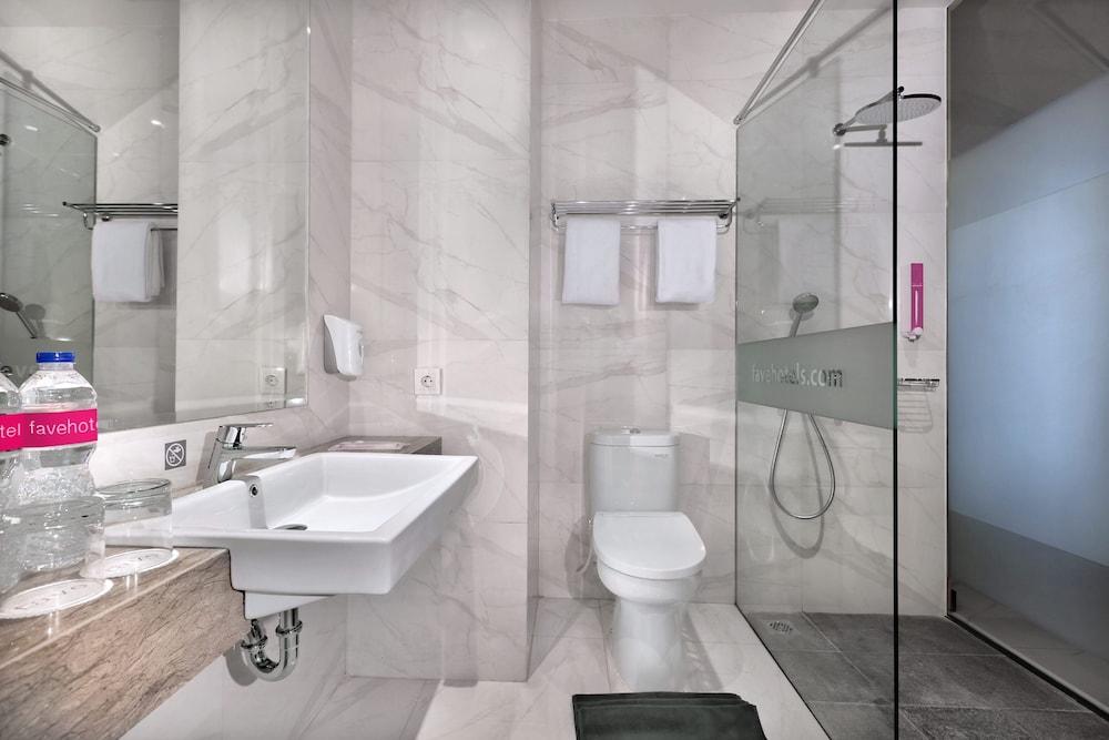 Aston Inn Тасикмалая Екстериор снимка