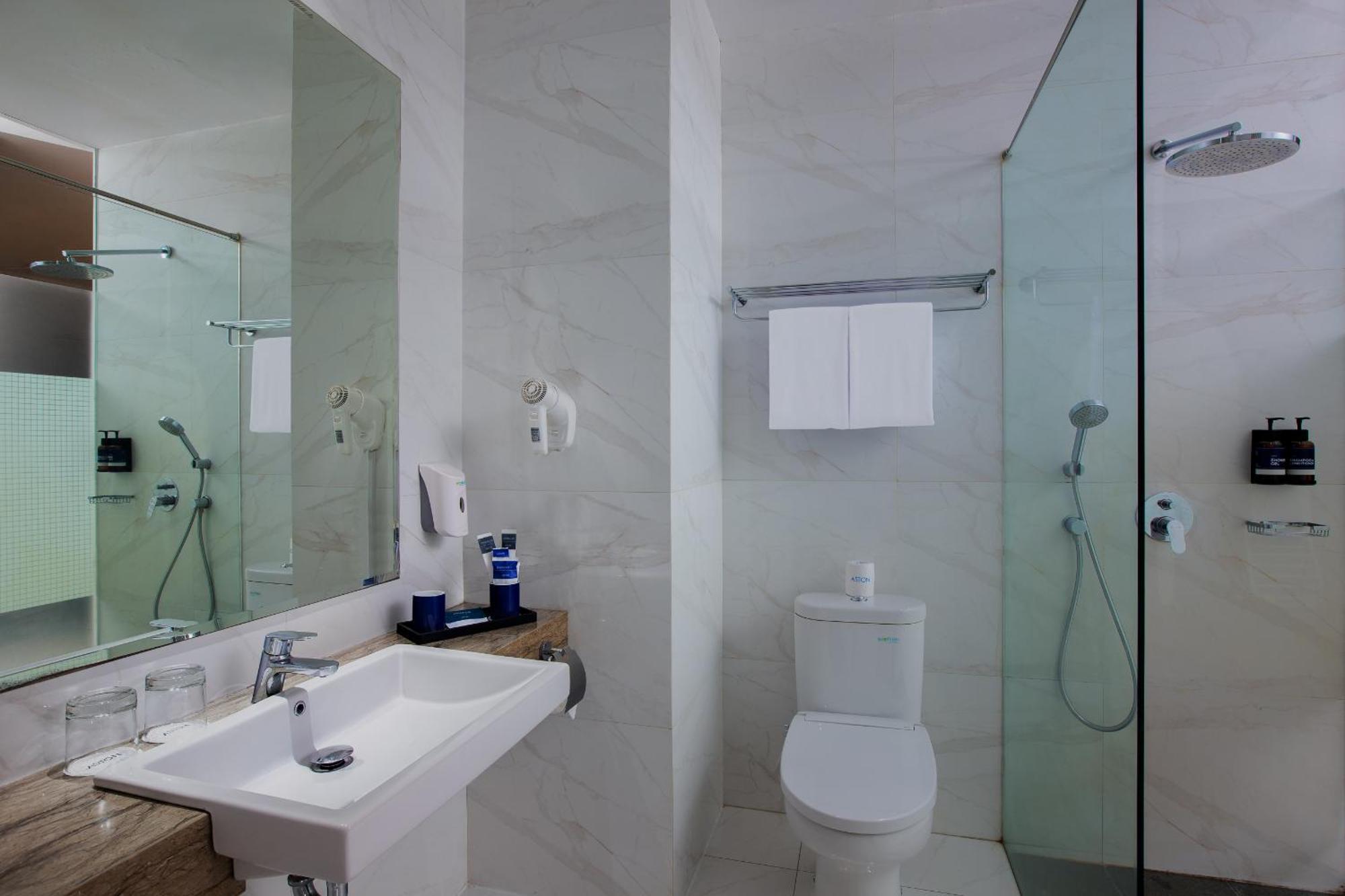 Aston Inn Тасикмалая Екстериор снимка